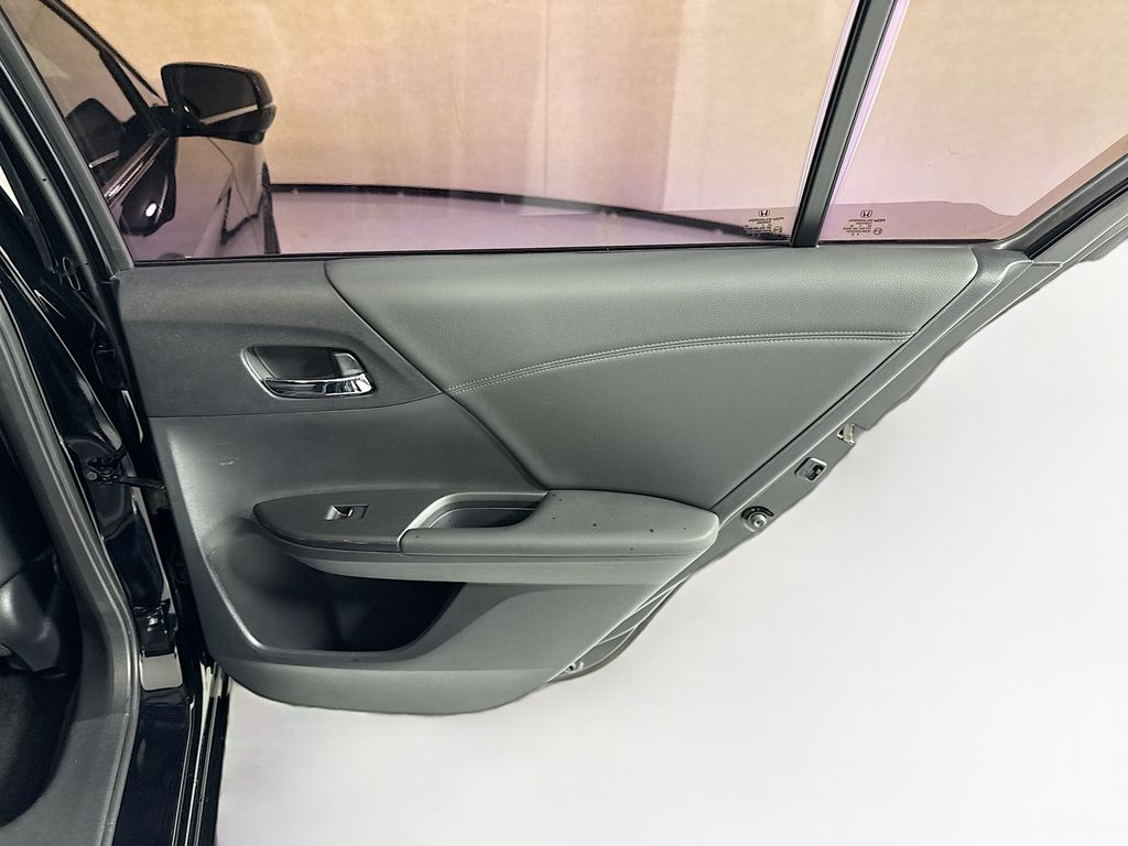 Thumbnail: 2016 Honda Accord - 27
