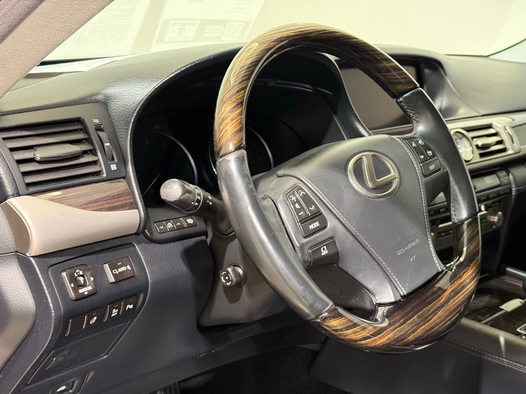 Thumbnail: 2014 Lexus LS - 16