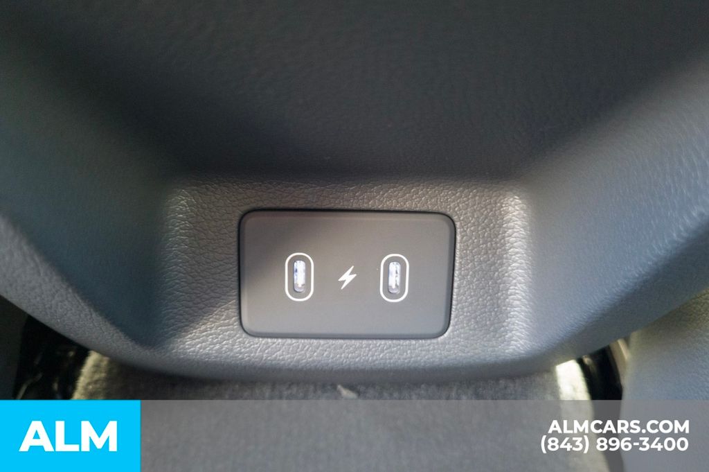Used 2025 Black Hyundai SEL image 22