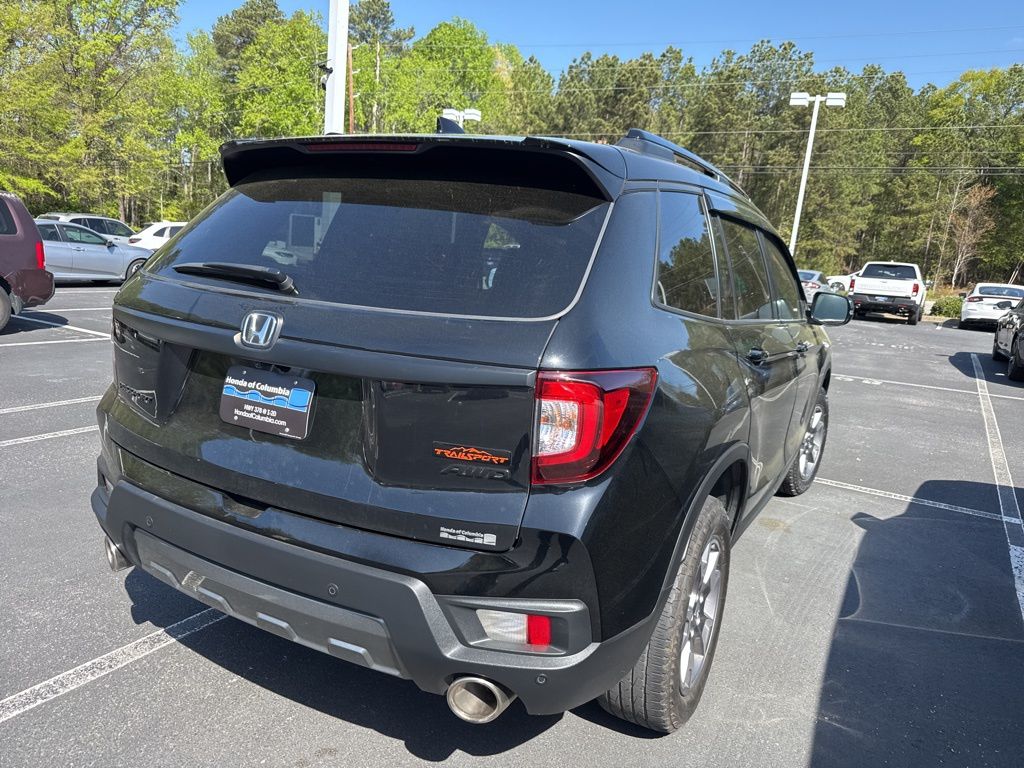 View vehicle photo 5