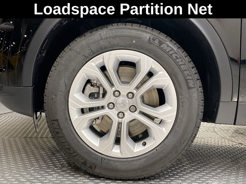 2023 Land Rover Discovery Sport S 12