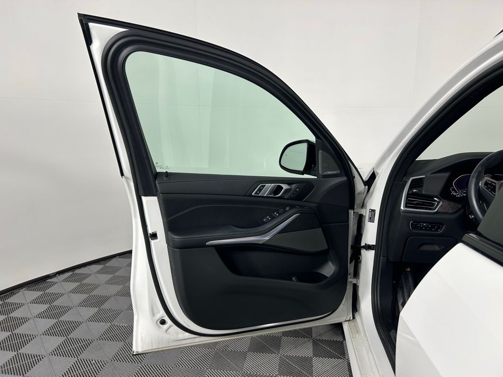 Thumbnail: 2023 BMW X5 - 13