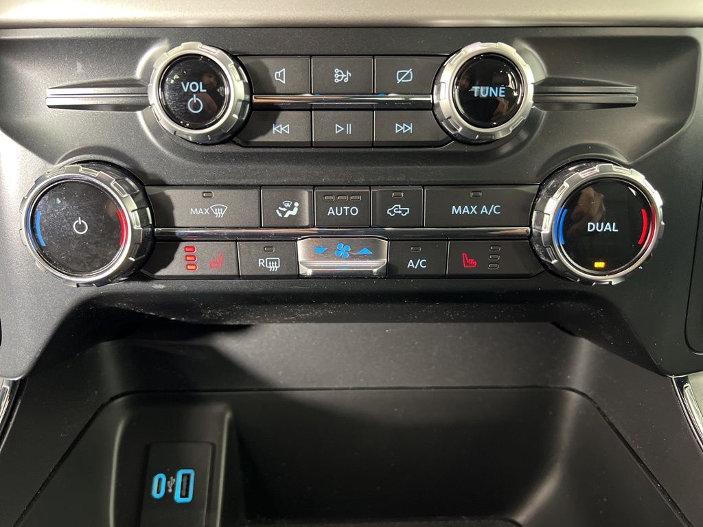 Used 2022 Blue Ford XLT image 24