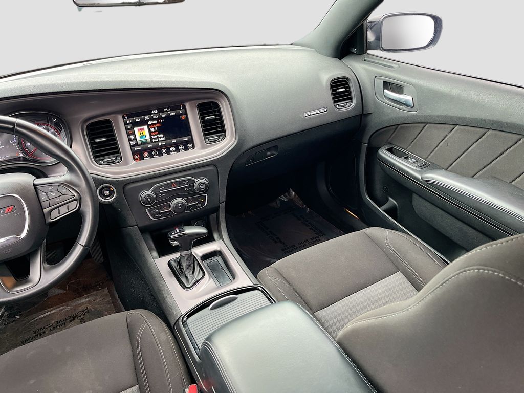 Used 2023 Black Dodge SXT image 22