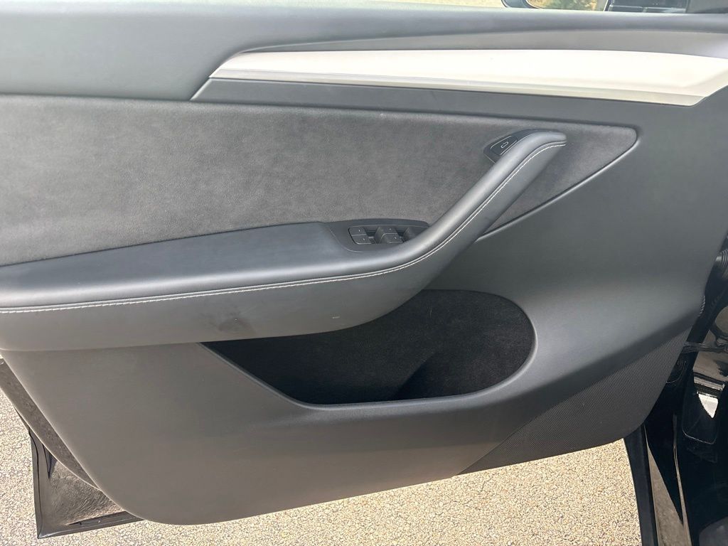 Thumbnail: 2023 Tesla Model Y - 11