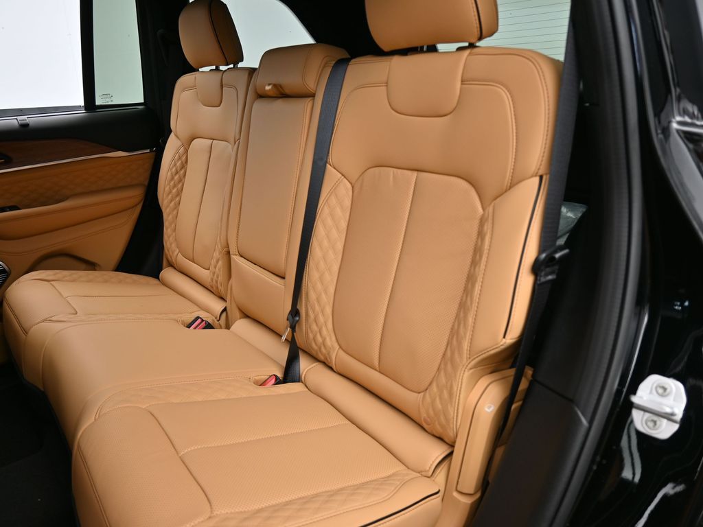 New 2025 Diamond Black Crystal Pearlcoat Jeep Summit image 32