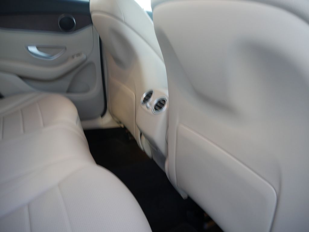 Thumbnail: 2023 Mercedes-Benz GLC - 32