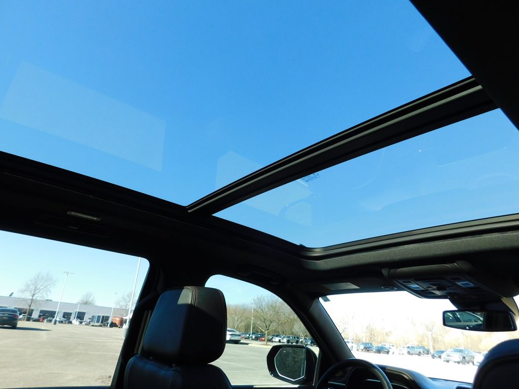 Thumbnail: 2023 Chevrolet Tahoe - 6