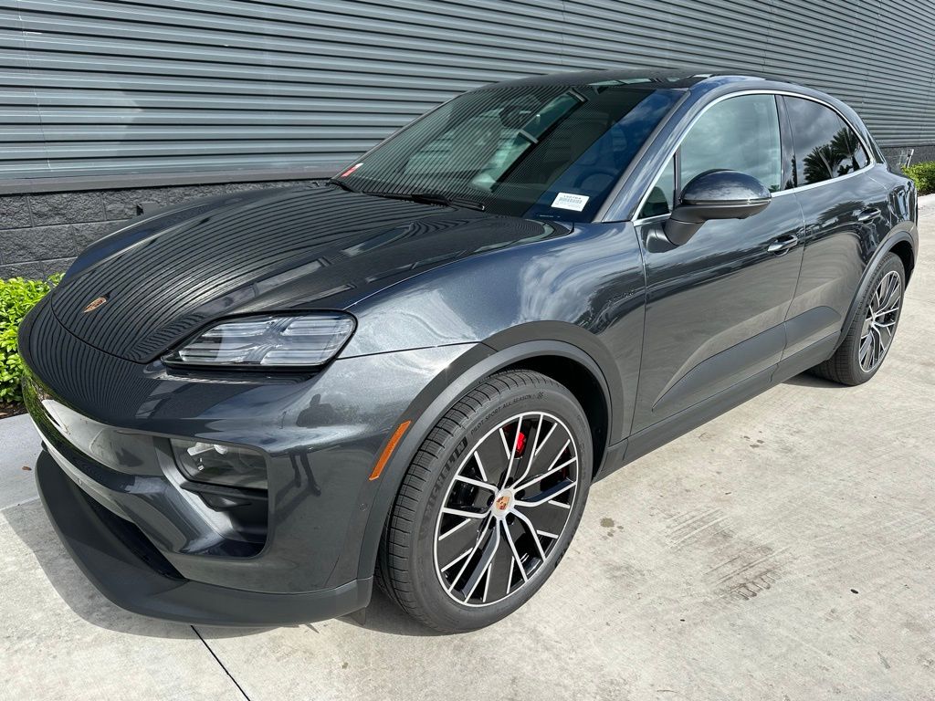 2025 Porsche Macan T 6