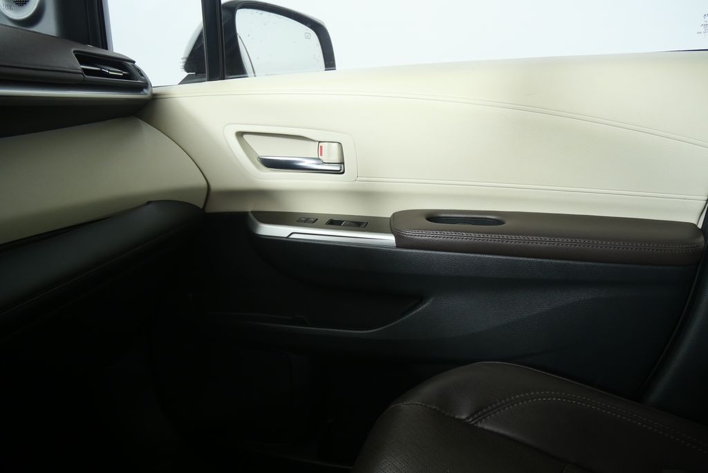 Thumbnail: 2022 Toyota Sienna - 30