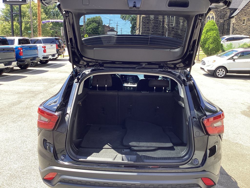 Used 2024 Chevrolet Trax SUV