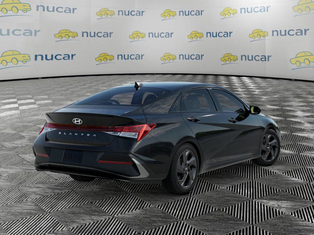 2026 Hyundai Elantra — photo 4