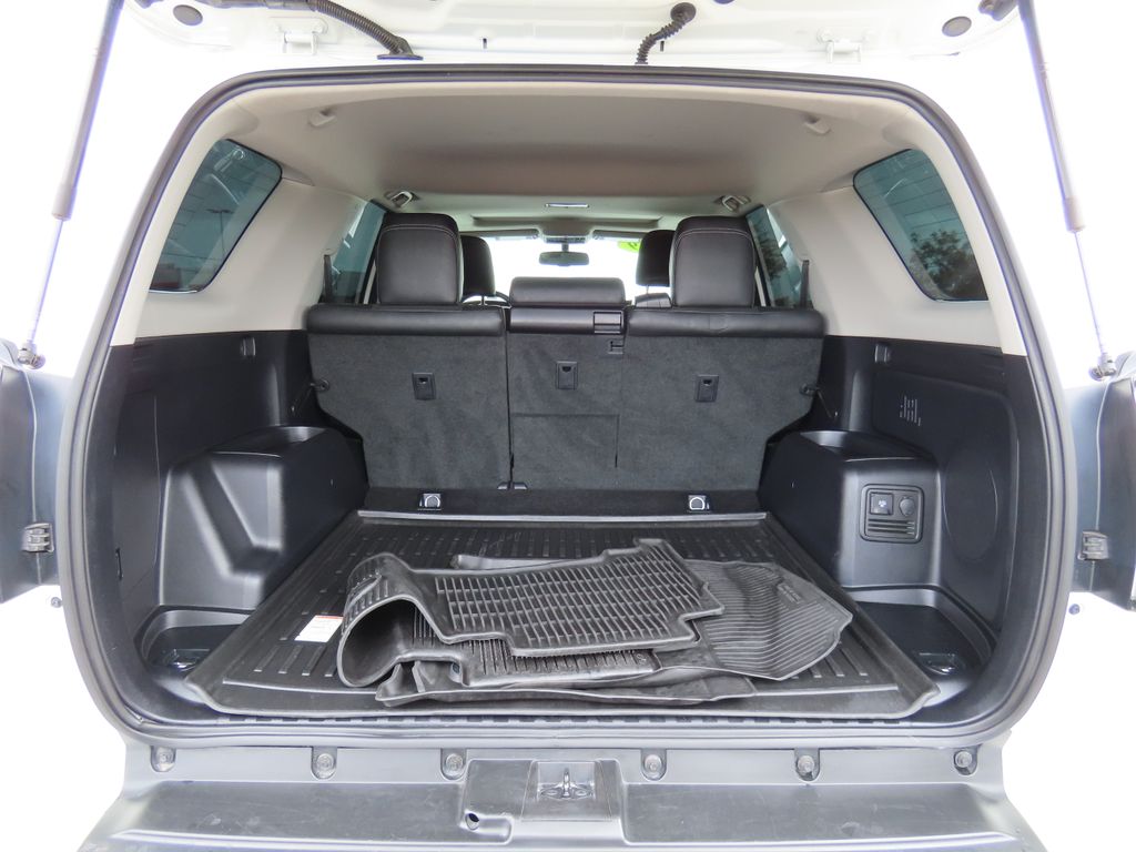 2019 Toyota 4Runner Limited 27
