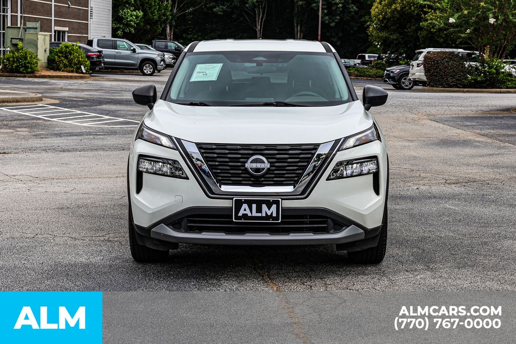 Used 2023 White Nissan S image 10