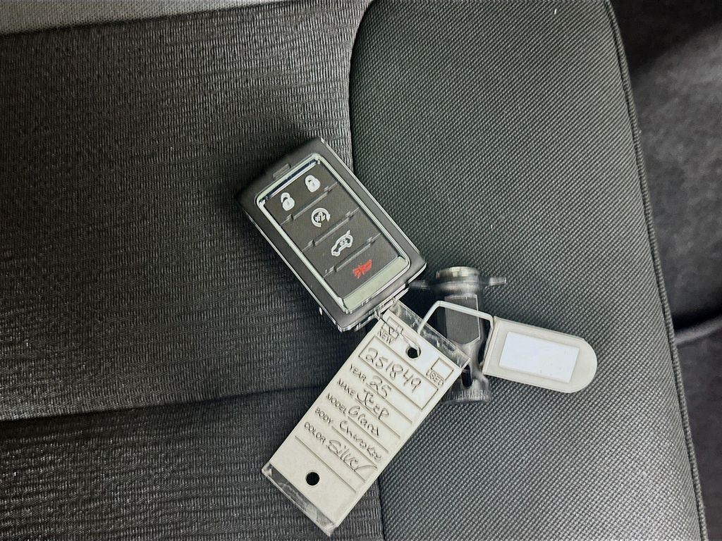 New 2025 Silver Jeep Laredo X image 19