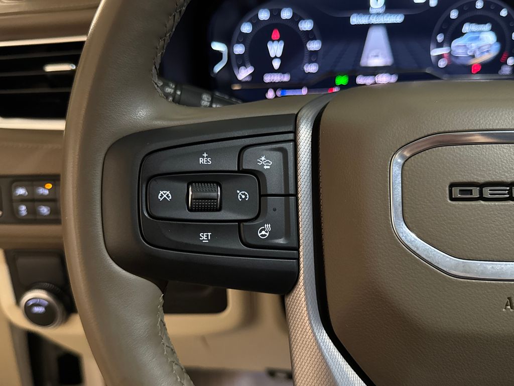 2023 White Frost Tricoat GMC Yukon Denali RWD SUV