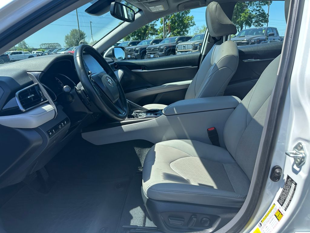 2023 Toyota Camry Hybrid XSE