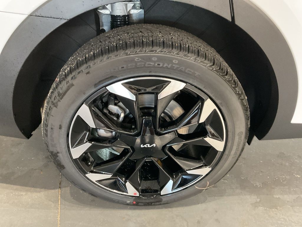 New 2026 White Kia EX image 21