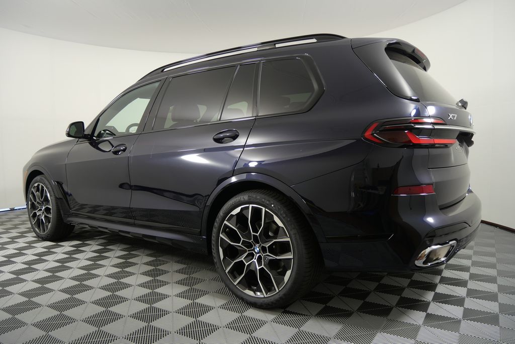 2025 BMW X7 xDrive40i 6