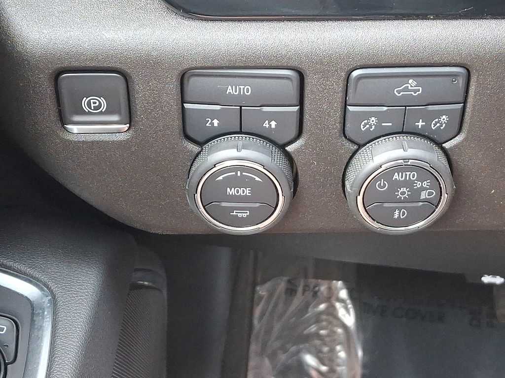 Thumbnail: 2026 Chevrolet Silverado 1500 - 23