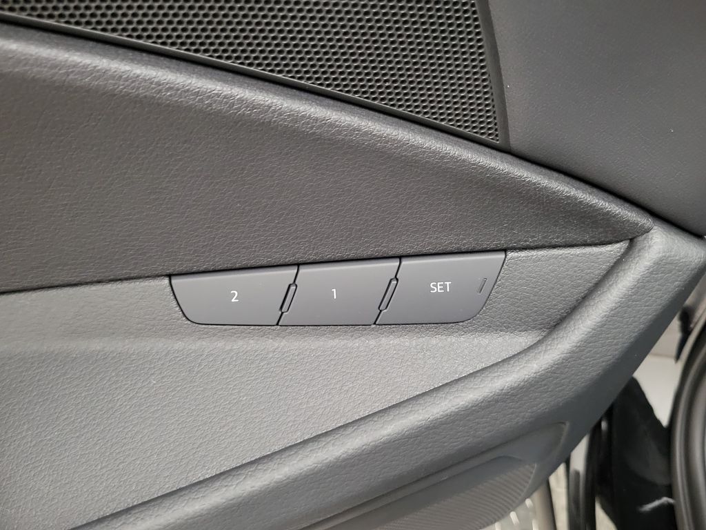 Thumbnail: 2023 Audi e-tron - 31