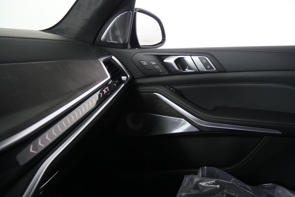 Thumbnail: 2026 BMW X7 - 26