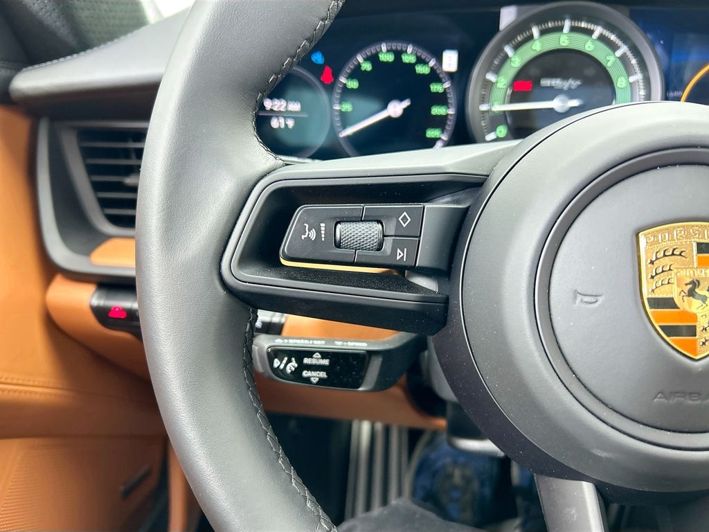 Thumbnail: 2024 Porsche 911 - 14