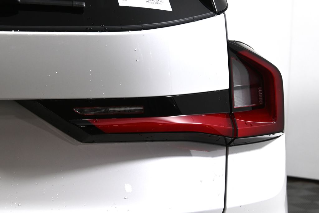 Thumbnail: 2027 BMW X1 - 13