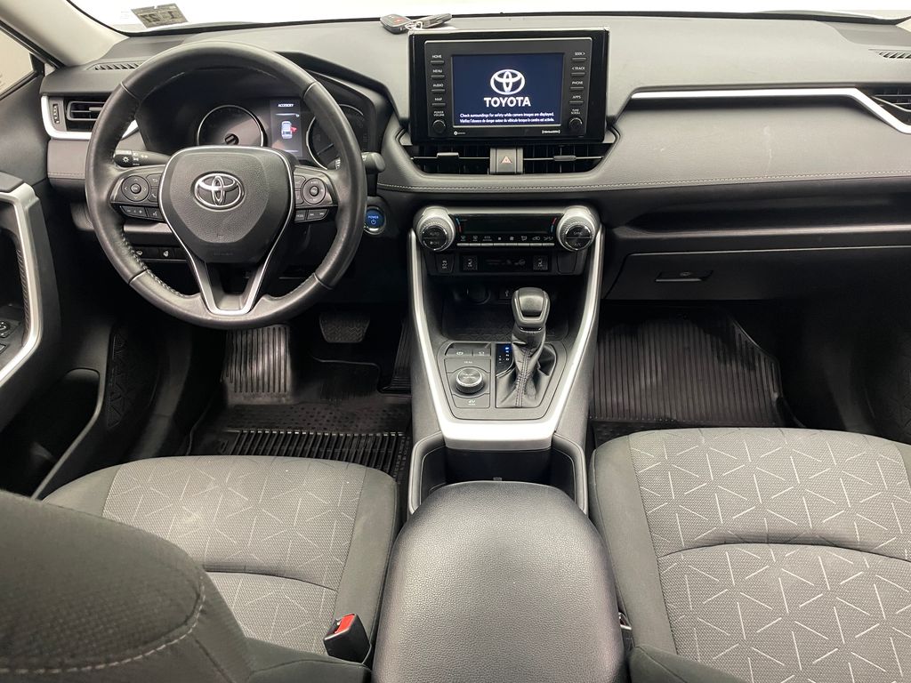 2022 Toyota RAV4 XLE 19