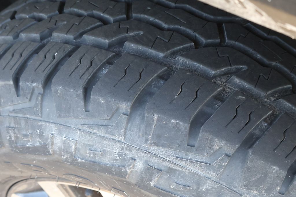 Thumbnail: 2019 Toyota Tacoma - 6