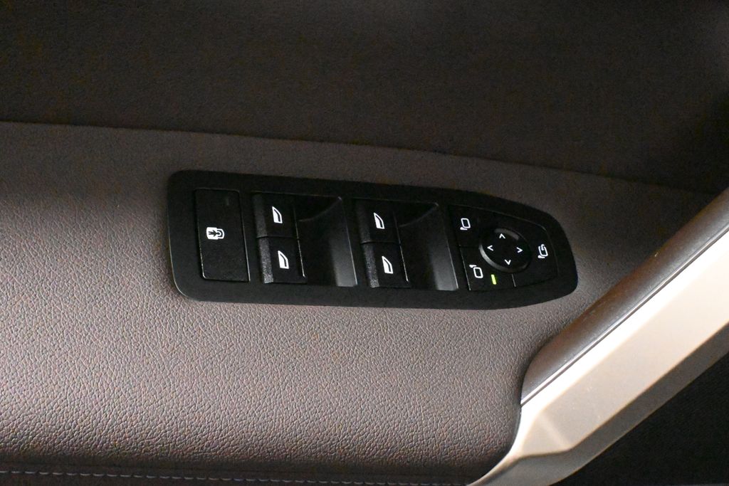 Thumbnail: 2026 BMW iX - 28