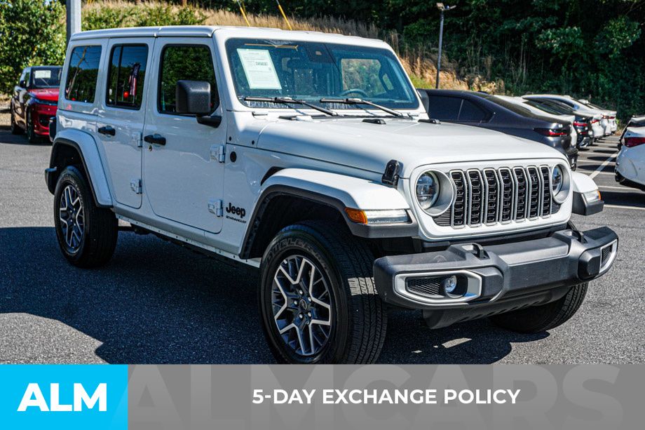 Used 2025 White Jeep Sahara image 4