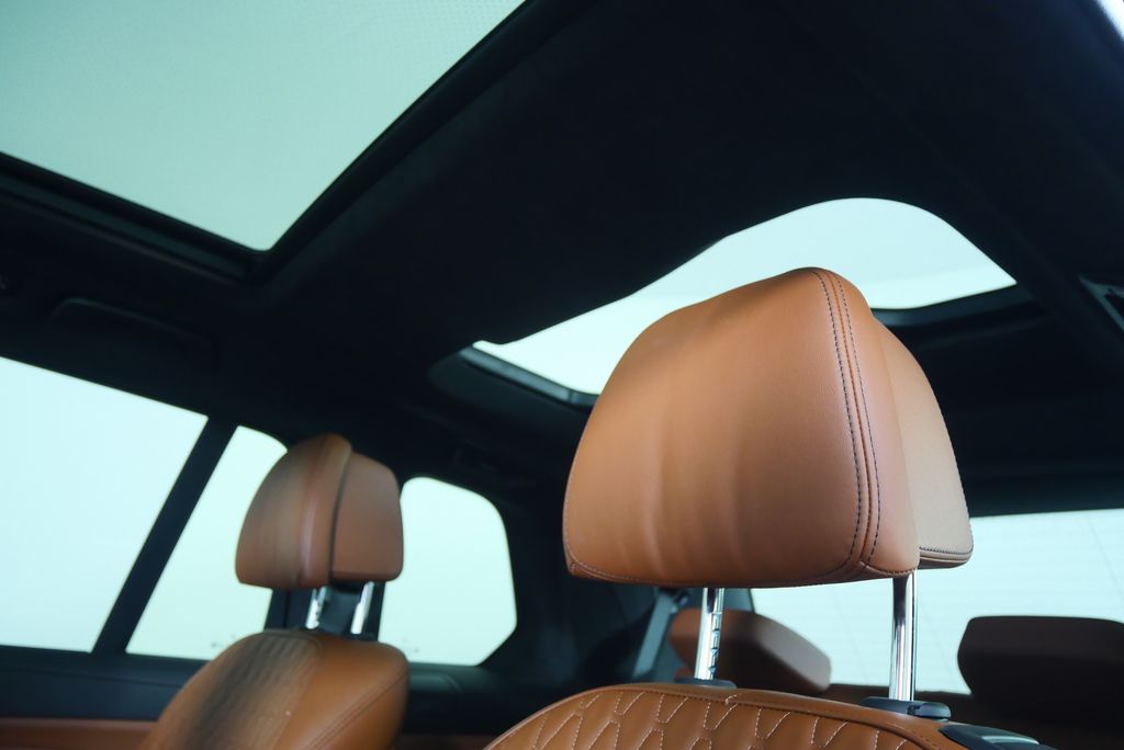 Thumbnail: 2024 BMW X7 - 17