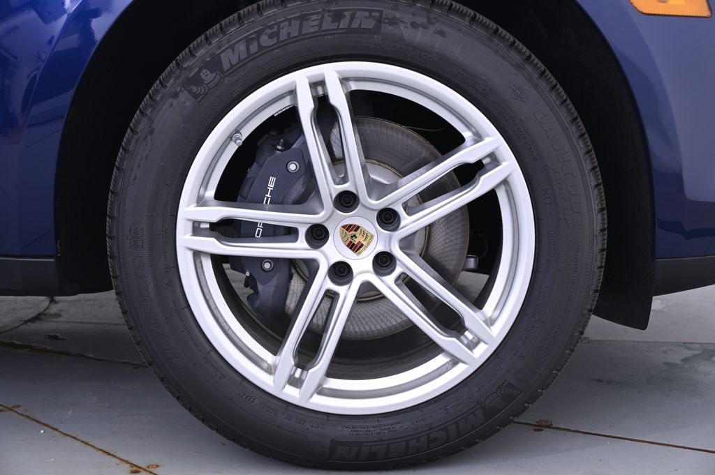 Thumbnail: 2025 Porsche Macan - 14