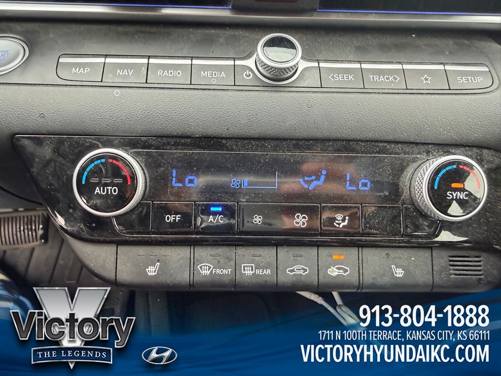 Used 2024 Gray Hyundai SEL image 17