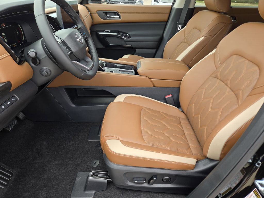 2026 Nissan Pathfinder Platinum Black at Bravo Nissan