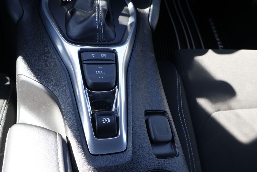 2017 Chevrolet Camaro  27