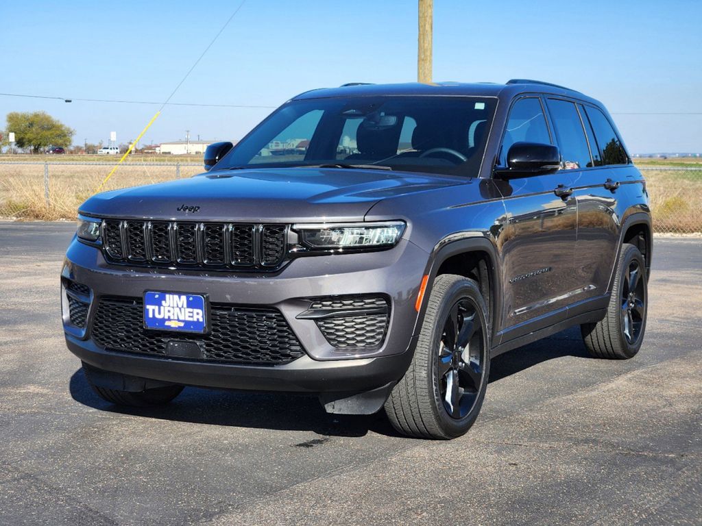 2023 Jeep Grand Cherokee Laredo 3