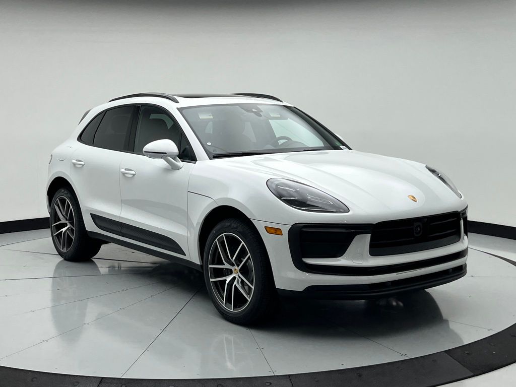 Thumbnail: 2025 Porsche Macan - 7