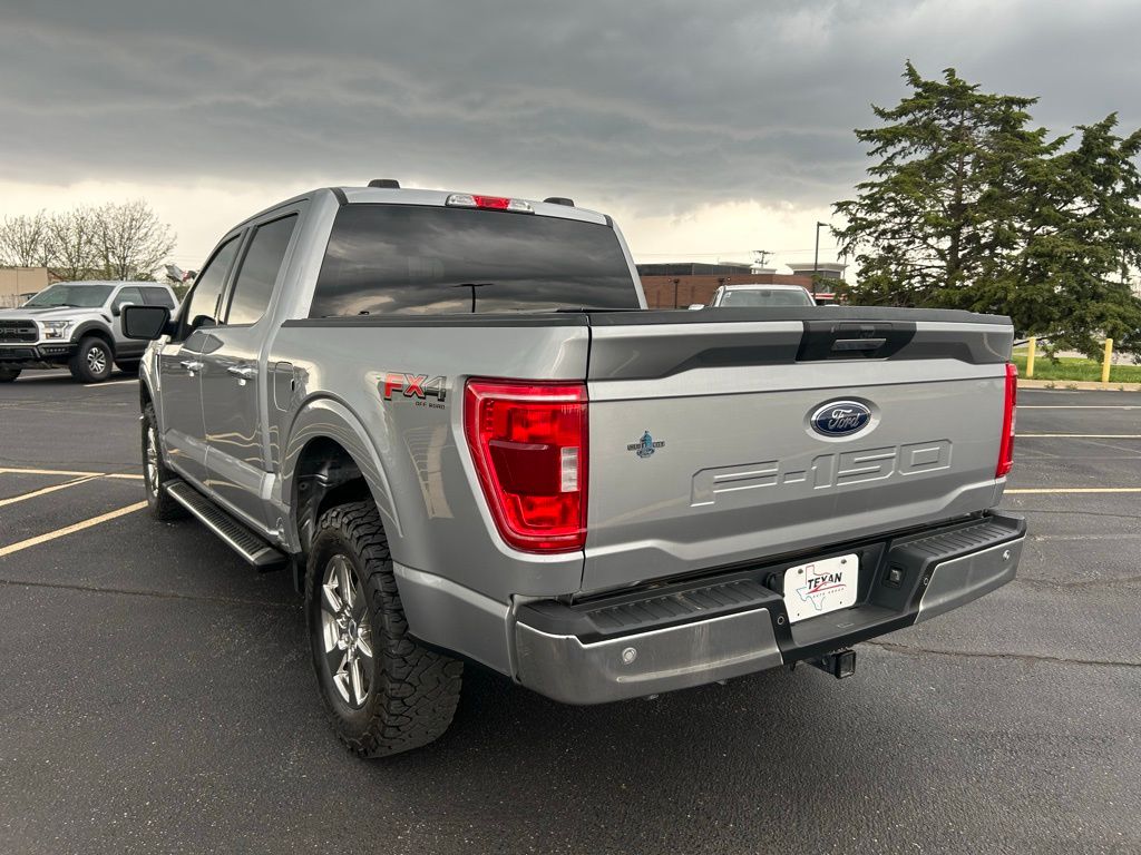 View vehicle photo 7