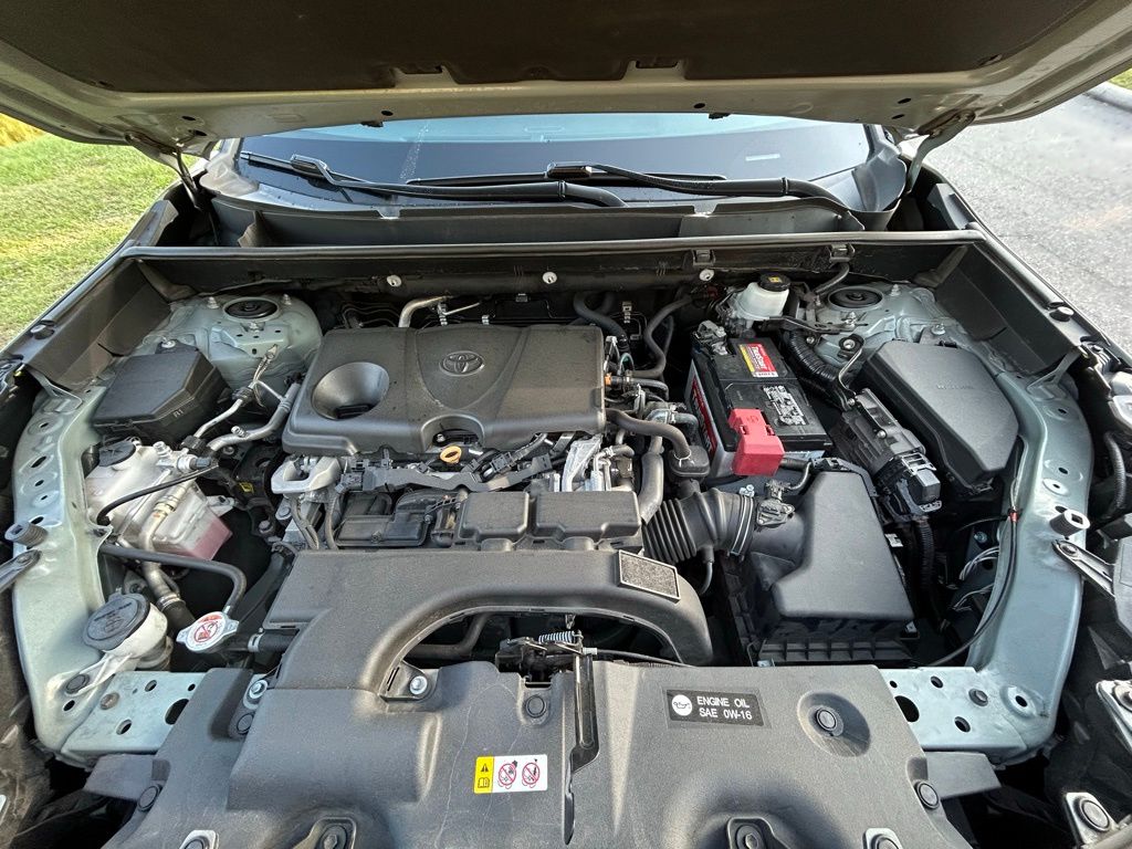 2021 Toyota RAV4 XLE 11