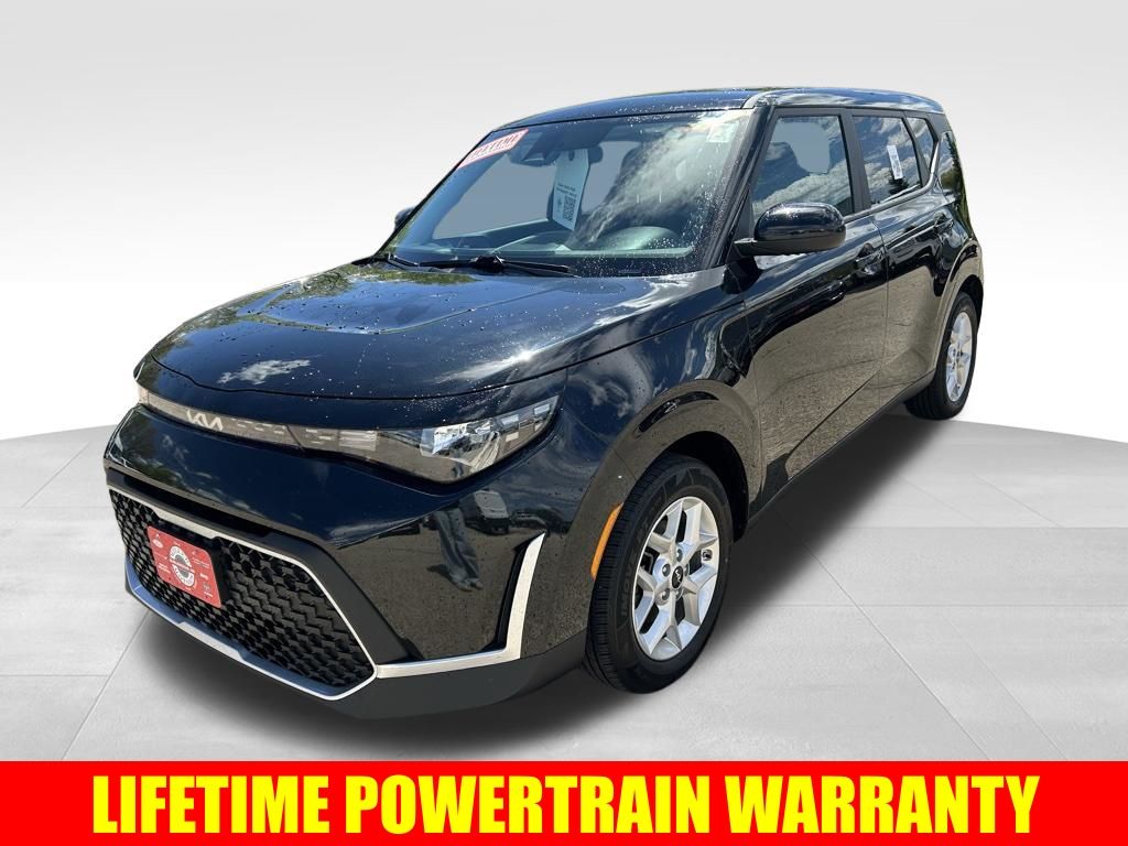 Fusion Black 2025 Kia Soul LX FWD SUV / Crossover Front-Wheel Drive Continuously Variable Transmission