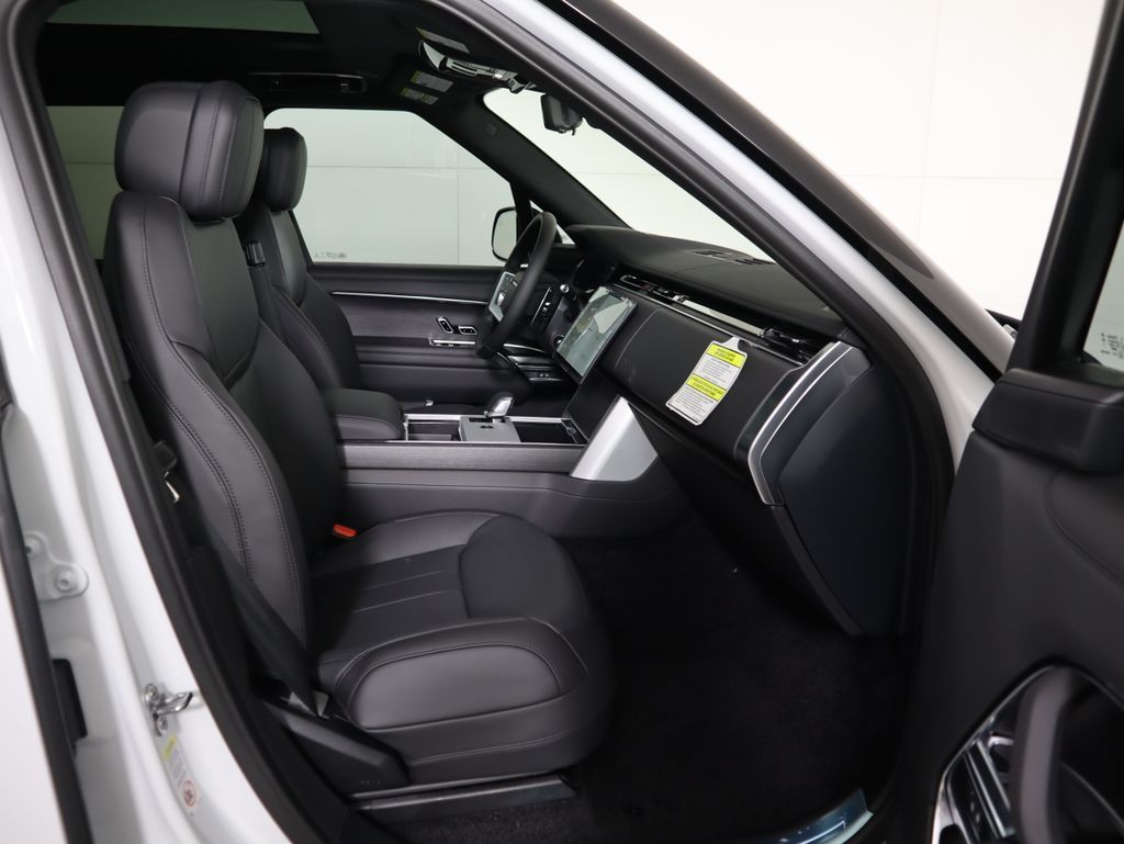 Thumbnail: 2025 Land Rover Range Rover - 21