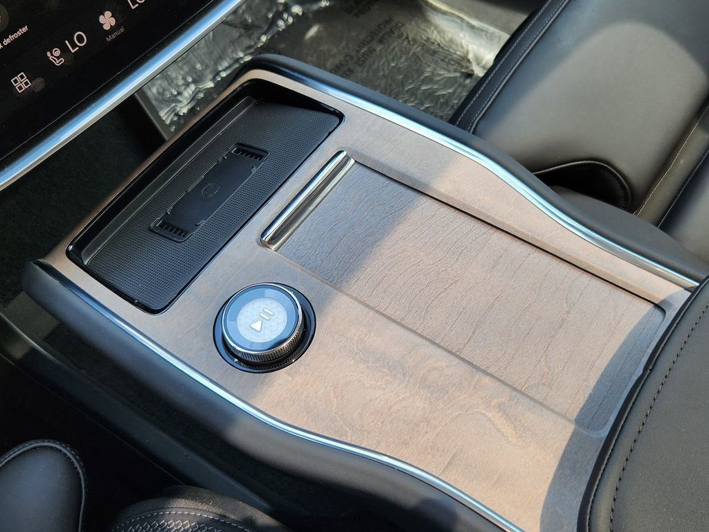 2025 Volvo EX90 Ultra - Photo 17