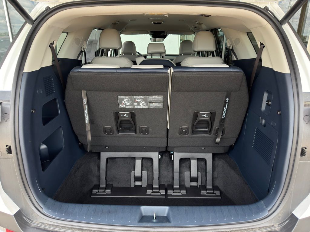 2026 Kia Carnival EX White at Community Kia