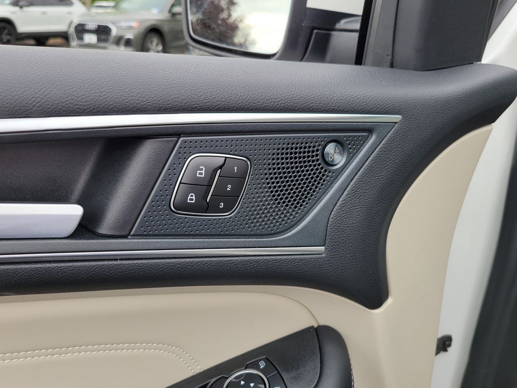 Thumbnail: 2024 Ford Edge - 30