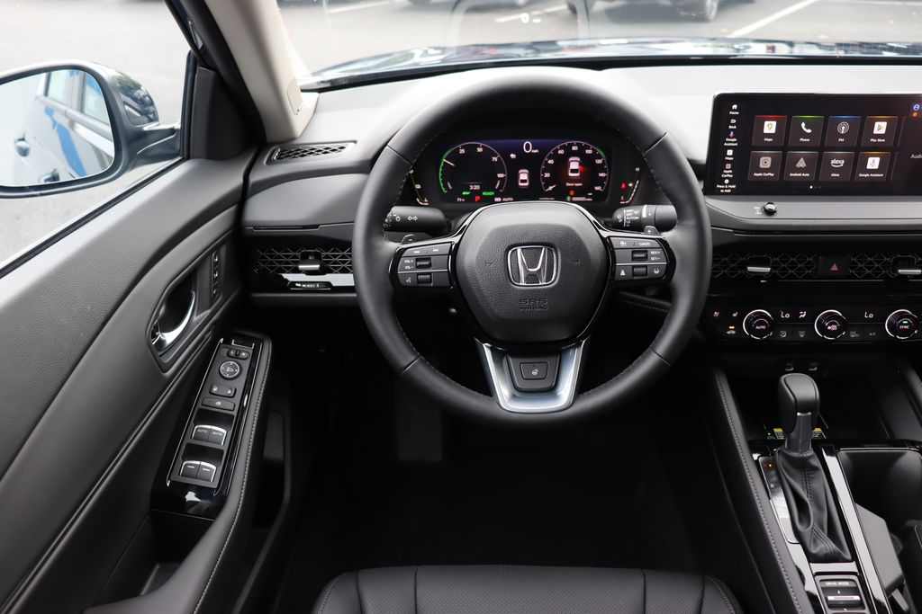 2025 Honda Accord Touring 18