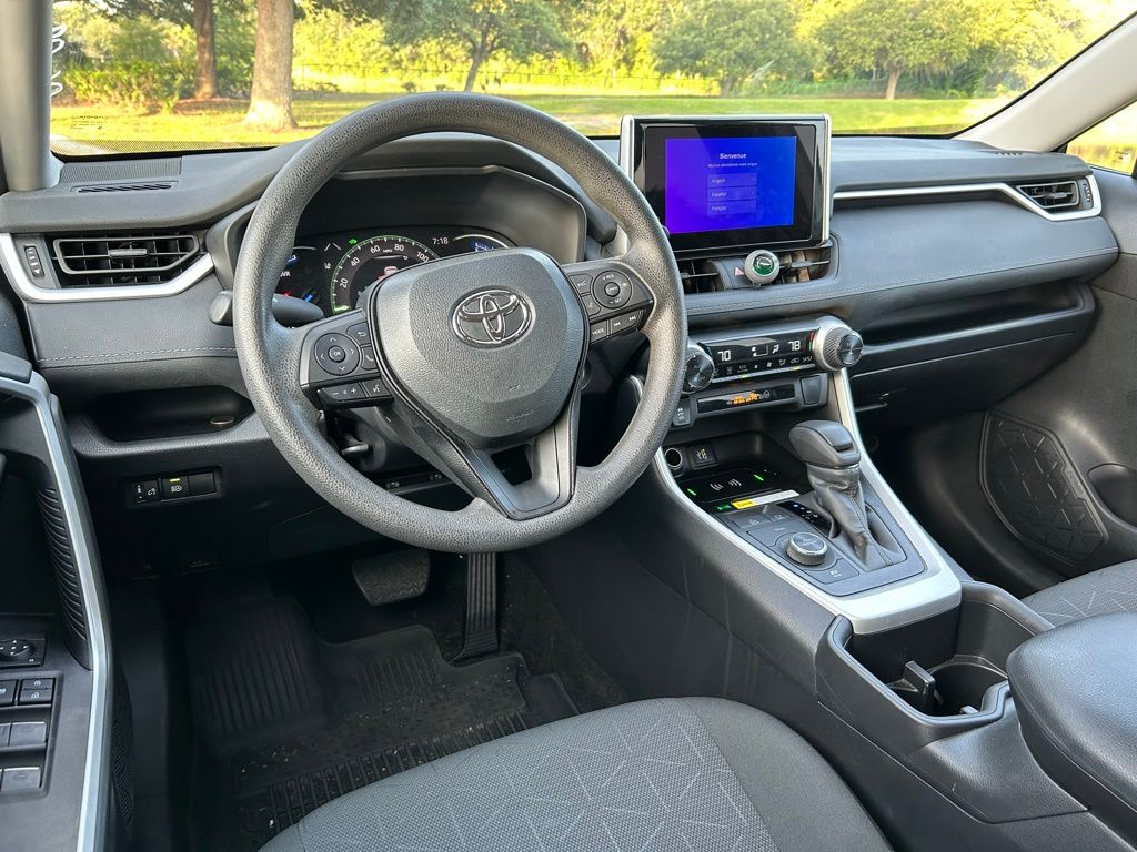 2024 Toyota RAV4 XLE 12
