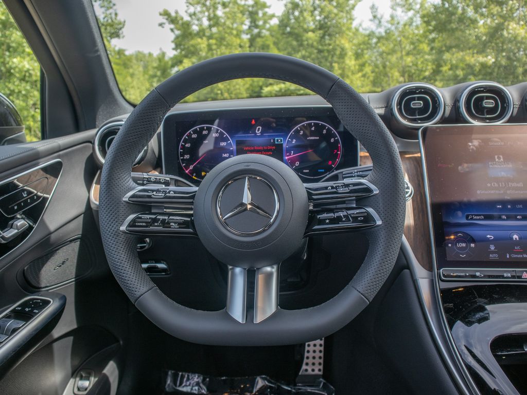 2024 Mercedes-Benz GLC GLC 300 photo