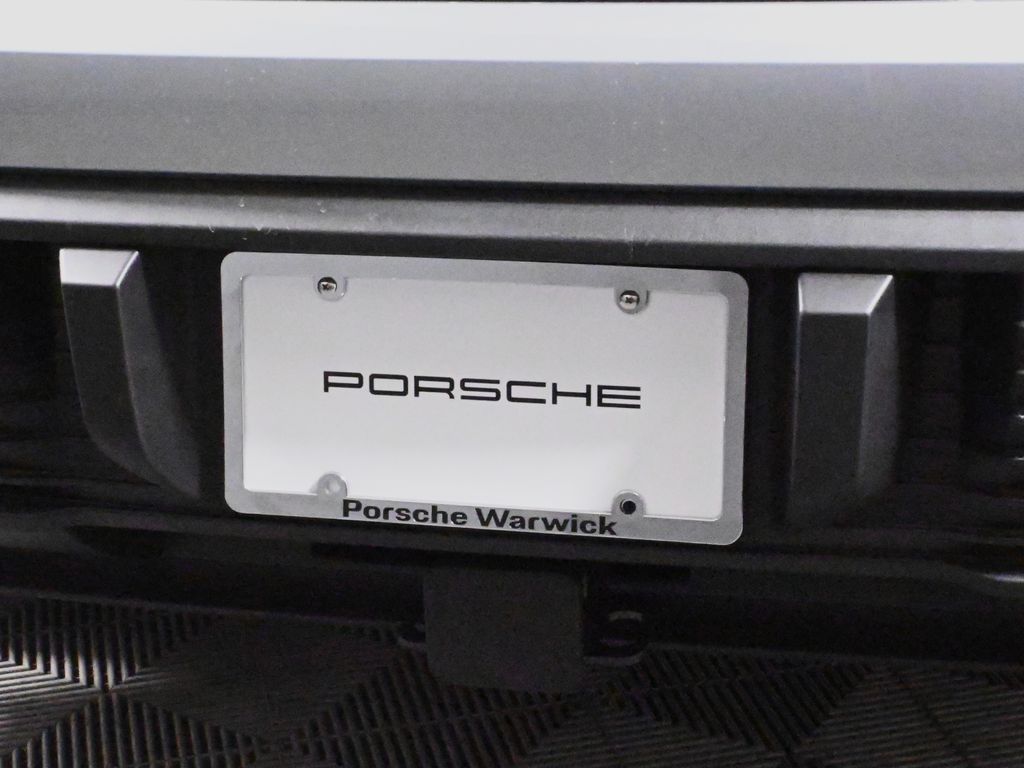 Thumbnail: 2025 Porsche Macan - 15